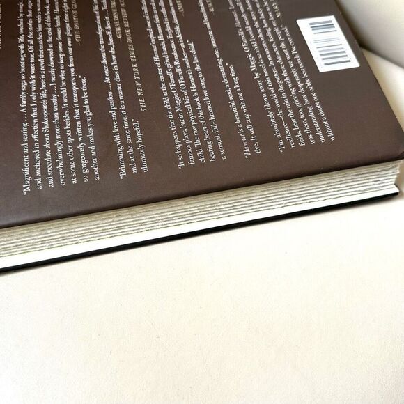 Hamnet by Maggie O’Farrell book - Picture 4 of 7